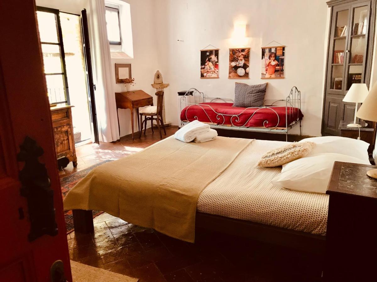 Casa Migdia Bed and Breakfast Sant Jordi Desvalls Eksteriør billede