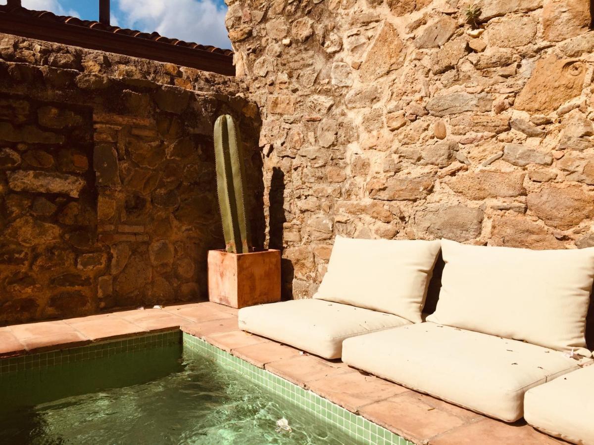 Casa Migdia Bed and Breakfast Sant Jordi Desvalls Eksteriør billede