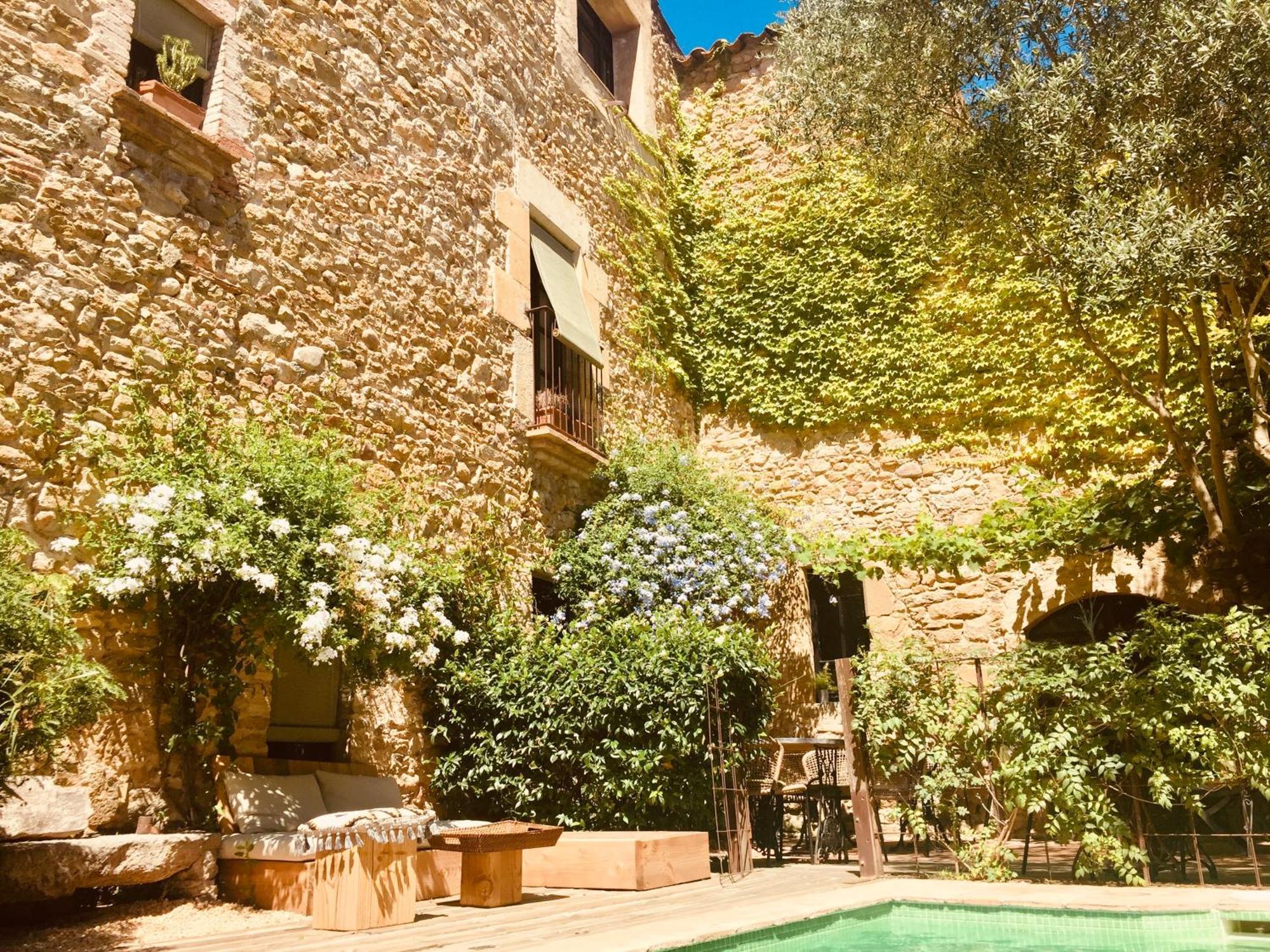 Casa Migdia Bed and Breakfast Sant Jordi Desvalls Eksteriør billede